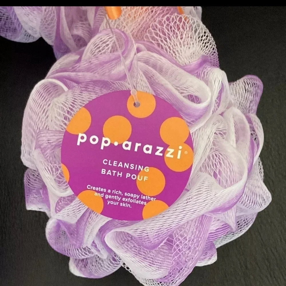 pop arazzi purple and white cleansing bath pouf